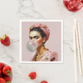 Diva met bloemensjaal die bubbelgom blaast servet (Insitu)