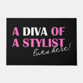 "Diva of a Stylist leeft hier!" Vloermat Deurmat (Voorkant)