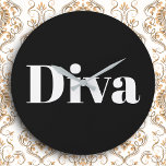 Diva Opera Singer Glam Muziek Thema Zwart Wit Grote Klok<br><div class="desc">Blijf op tijd, blijf op de hoogte en voeg een glamoureuze touch toe aan je muur met deze gedurfde klok, die het woord Diva in wit op zwart bevat. Zeker om de juiste noot te raken bij muziekliefhebbers, combineert dit opvallende uurwerk moderne flair met zijn eigen opvallende sterrenkwaliteit. Ideaal voor...</div>