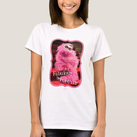 Diva White Cat Wrapped in Pink Boa on Red Carpet T-shirt (Voorkant)