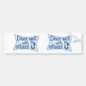 Diveert goed met anderen bumpersticker (Voorkant)