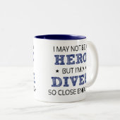 Diver Hero Humor Nieuwigheid Tweekleurige Koffiemok (Voorkant rechts)