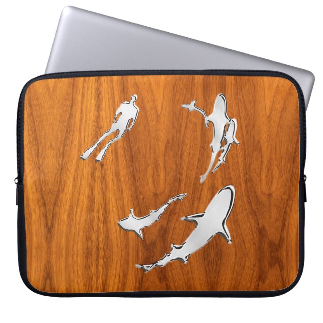 Diver met Sharks Silhouettes op Teak Veneer Laptop Sleeve (Voorkant)