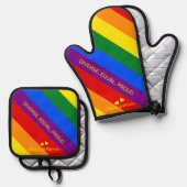 'Divers, gelijk, trots.' LGBT Rainbow Flag Pride Ovenwant & Pannenlap Set (Voorkant / Achterkant)
