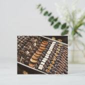 Diverse ambachtelijke chocoladespralines briefkaart (Staand voorkant)