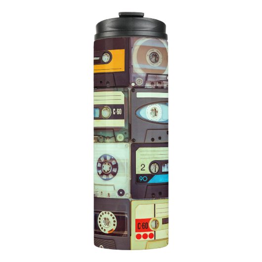 Diverse  audiocassettes thermosbeker (Voorkant)