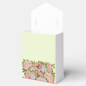 Diverse pioenen op een gunstbox bedankdoosjes (Geopend)