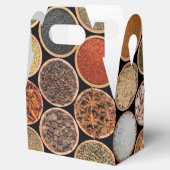 Diverse specerijen en voedselingrediënten bedankdoosjes (Geopend)