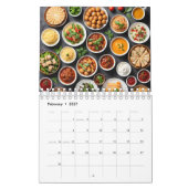 Diverse voedingsmiddelen op tafel kalender (Feb 2027)