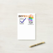 Diversiteit is uit het perspectief van de Doos Post-it® Notes (Op bureau)