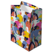 Diversiteit voor vrouwen - Vrouwen met een verschi Medium Cadeauzakje (Voorkant Gekanteld)