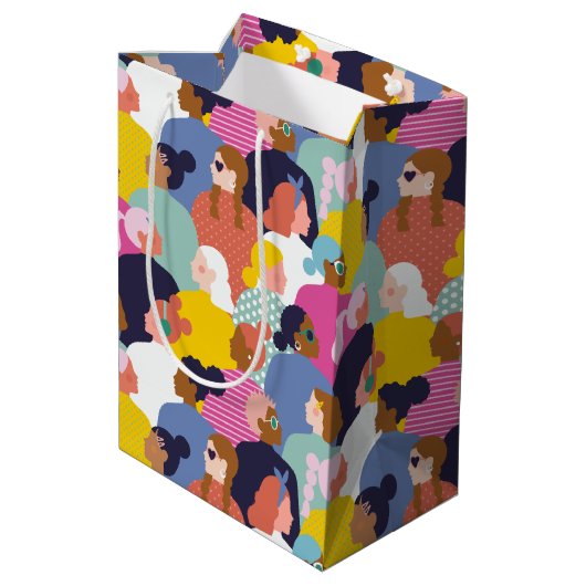 Diversiteit voor vrouwen - Vrouwen met een verschi Medium Cadeauzakje (Achterkant Gekanteld)