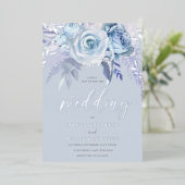 Divine Dusty Blue Floral Bruiloft Echt Zilver Folie Uitnodiging (Staand Voorkant)