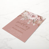 Divine Roos Gold Dusty Roos Floral Wedding Folie Uitnodiging (Gedraaid)