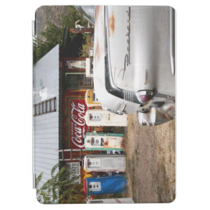 Dixon, New Mexico, Verenigde Staten. Vintage-auto iPad Air Cover