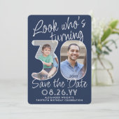 DIY Kleuren · Kijk Wie is 30 Verjaardagsfeest 2 Fo Save The Date (Staand voorkant)