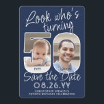 DIY Kleuren · Kijk Wie is 50 Verjaardagsfeest 2 Fo Save The Date<br><div class="desc">Kijk eens wie er 50 wordt! Nodig familie en vrienden uit voor een aankomende 50ste verjaardagsviering met een elegante aangepaste foto, sla de uitnodigingen voor het datumfeest op. Afbeeldingen en formuleringen over deze sjabloon zijn eenvoudig te personaliseren. De marineblauwe en witte kleuren voor de achtergrond, tekst en getalcontouren kunnen allemaal...</div>
