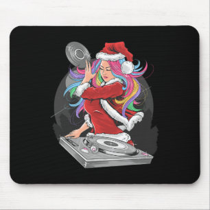 Dj-meisje met regenbooghaar in kerstmannenpak Kers Muismat