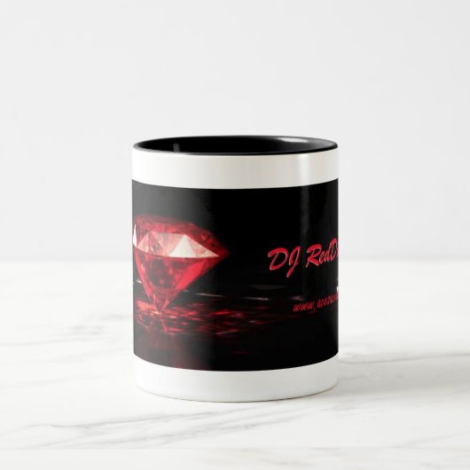 DJ RedDiamond Mok (Center)