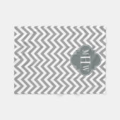 Dk Gray Lg Chevron Charcoal Quatrefoil 3 Monogram Fleece Deken (Voorkant (Horizontaal))