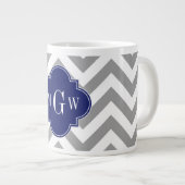 Dk Gray Lg Chevron Navy Quatrefoil 3 Monogram Grote Koffiekop (Voorkant rechts)