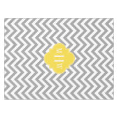Dk Gray Lg Chevron Pineapple Quatrefoil 3 Monogram Tafelkleed (Voorkant (Horizontaal))