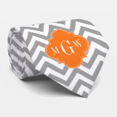 Dk Gray Lg Chevron Pumpkin Quatrefoil 3 Monogram Stropdas (Opgerold)
