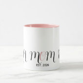 DMom Established Black Pink Script New Mom Gift Mok (Midden)