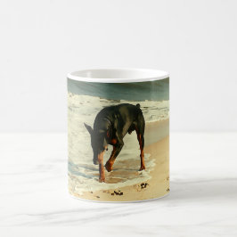 Doberman bij het Afbeelding voor het verven van he Koffiemok