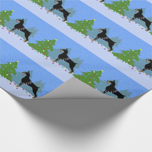 Doberman Decorting Tree in the Forest Cadeaupapier (Hoek)