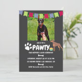 Doberman Dog Birthday-fotouitnodiging Kaart (Staand voorkant)
