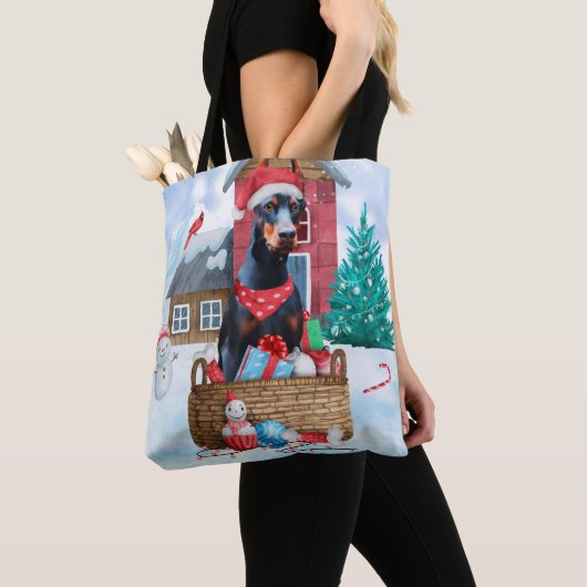 Doberman Dog in sneeuwkersthondenhuis Tote Bag (Dichtbij)
