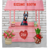 Doberman Dog Valentijnsdag Kissing Booth Douchegordijn (Voorkant)