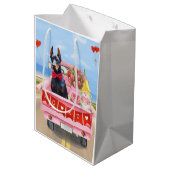 Doberman Dog Valentijnsdag Truck Hearts Medium Cadeauzakje (Achterkant Gekanteld)