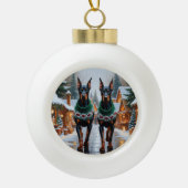 Doberman Dogs Christmas Snow Holiday  Keramische Bal Ornament (Voorkant)