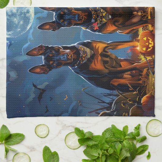 Doberman Halloween Spooky Theedoek (Gevouwen)