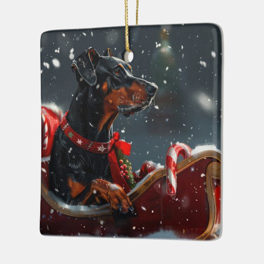 Doberman Hond Kerstfeest Keramisch Ornament (Links)