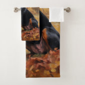 Doberman in de herfst laat Herfst inspireren Bad Handdoek (Insitu)