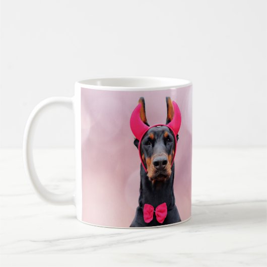 Doberman in Devil Costume Koffiemok (Links)