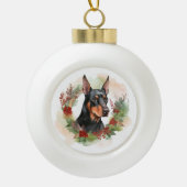 Doberman Kerstkrans feestelijke pup Keramische Bal Ornament (Voorkant)