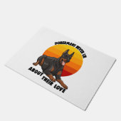 Doberman liegt nooit over hun liefde deurmat (Schuin)