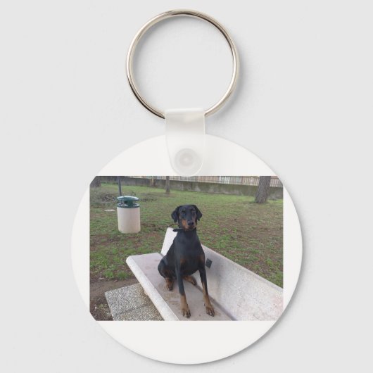 doberman pincher sit.png sleutelhanger (Voorkant)