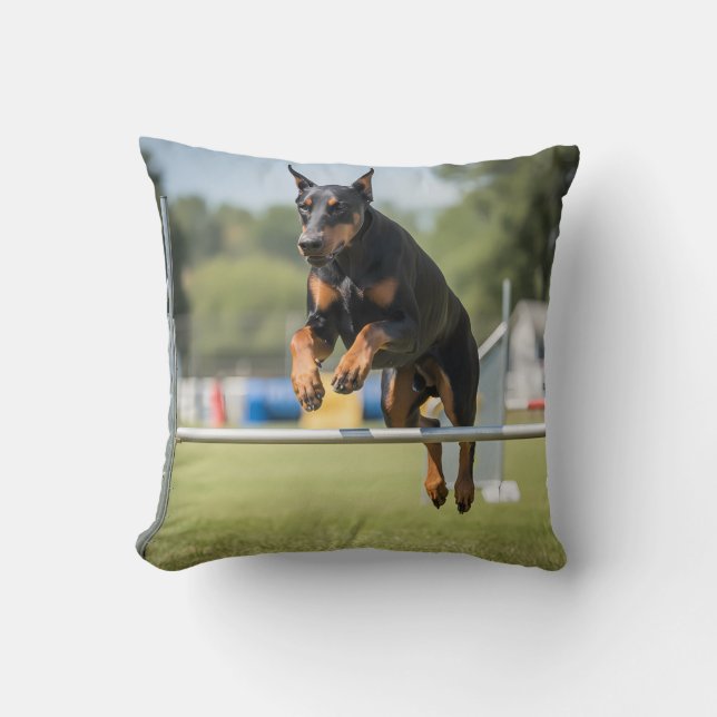 Doberman Pinscher Elegant Sierkussen (Voorkant)