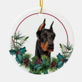 Doberman Pinscher Evergreen Berry Wreath Keramisch Ornament (Voorkant)
