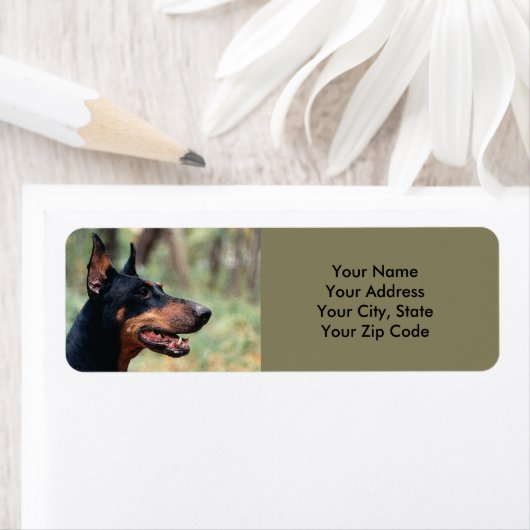 Doberman Pinscher in de Bossen Etiket (Insitu)