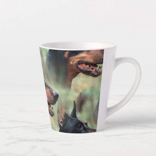 Doberman Pinscher in de Bossen Latte Mok (Rechts)