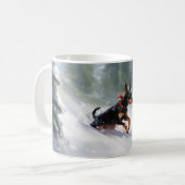 Doberman Pinscher Kerstsneeuw winter Koffiemok (Voorkant links)