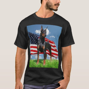 Doberman Pinscher met t-shirt met vlag