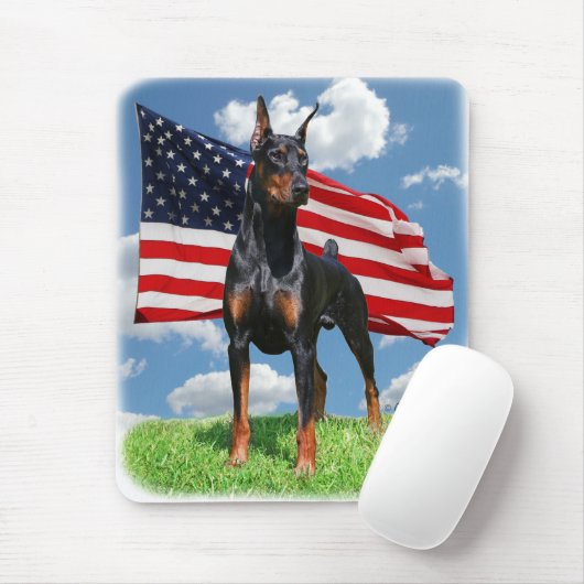 Doberman Pinscher met vlag mousepad Muismat (Met muis)