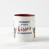 Doberman Pinscher Puppy Kisses Repareer Alles Mok (Midden)